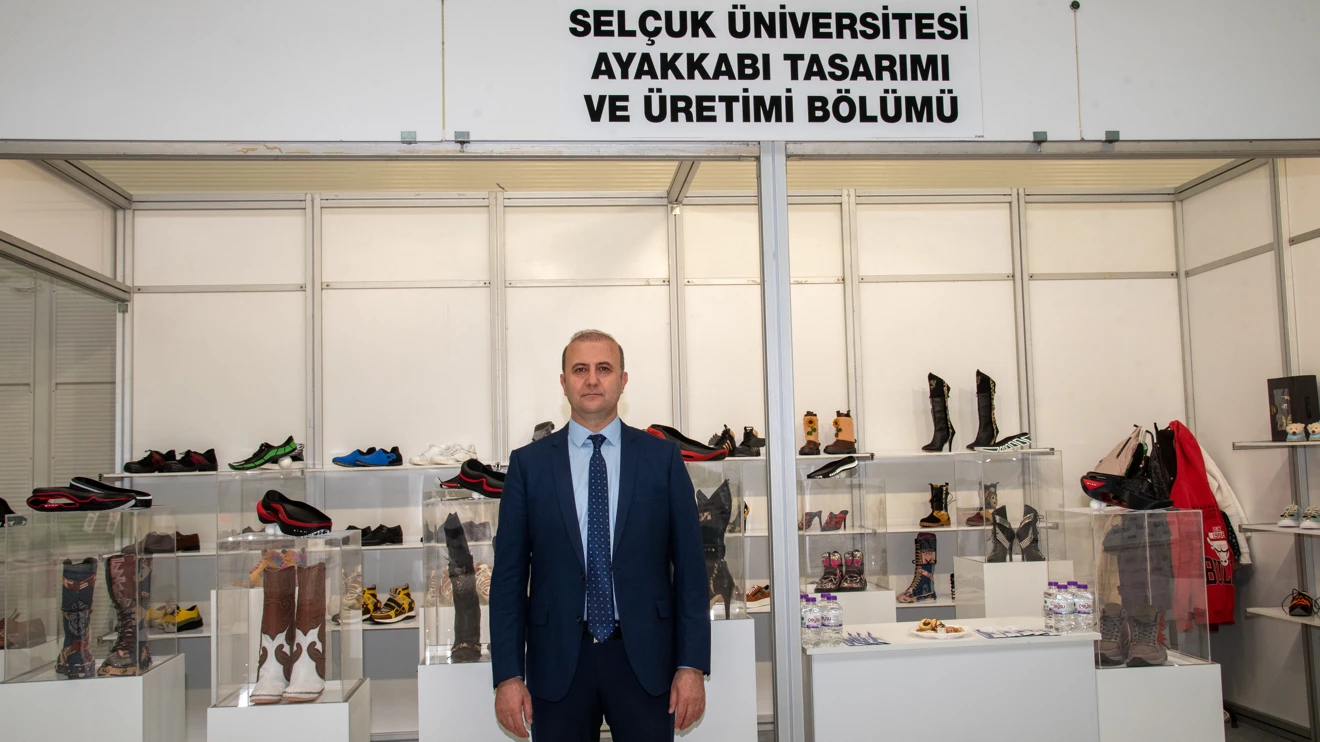 Selçuk Üniversitesinin özgün çalışmalarına Konya Ayakkabı Fuarı’nda yoğun ilgi